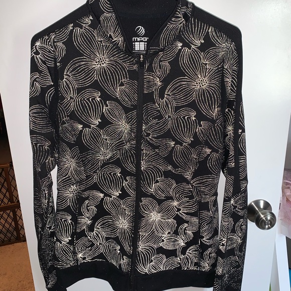 MPG Run Jacket - Picture 3 of 8